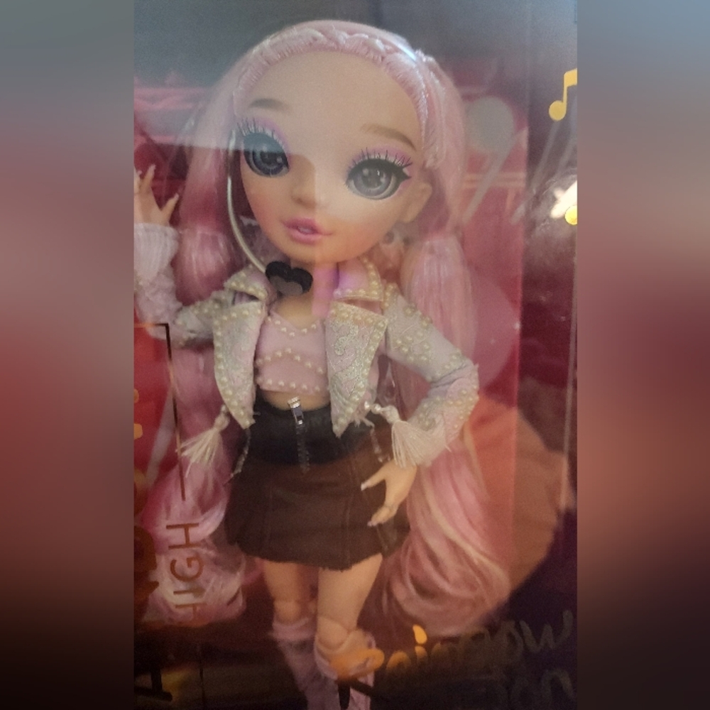 Minnie Rainbow High Doll Kpop